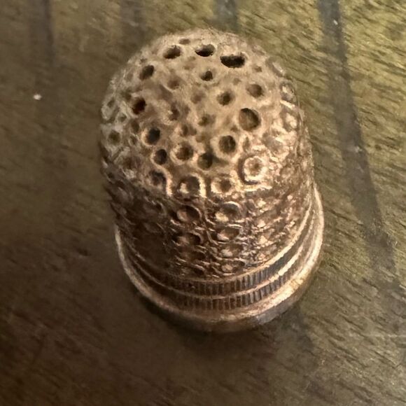 Antique Sewing Thimble - Picture 4 of 4